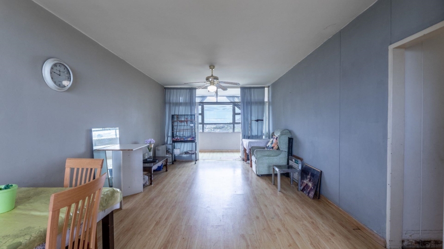 2 Bedroom Property for Sale in Goodwood Central Western Cape